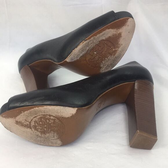 Tory Burch “Cantrell” Black Leather Open Toe Gold Logo T Pump Heels Women Sz 8.5 - Picture 5 of 8